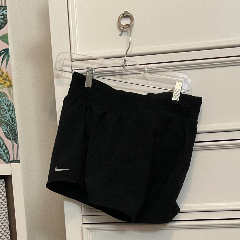 #0435 black Nike shorts size unknown (maybe 6)